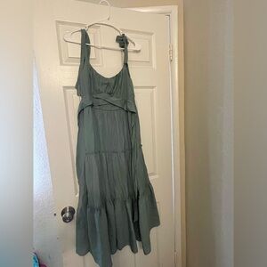 Elegant Green Sleeveless Dress